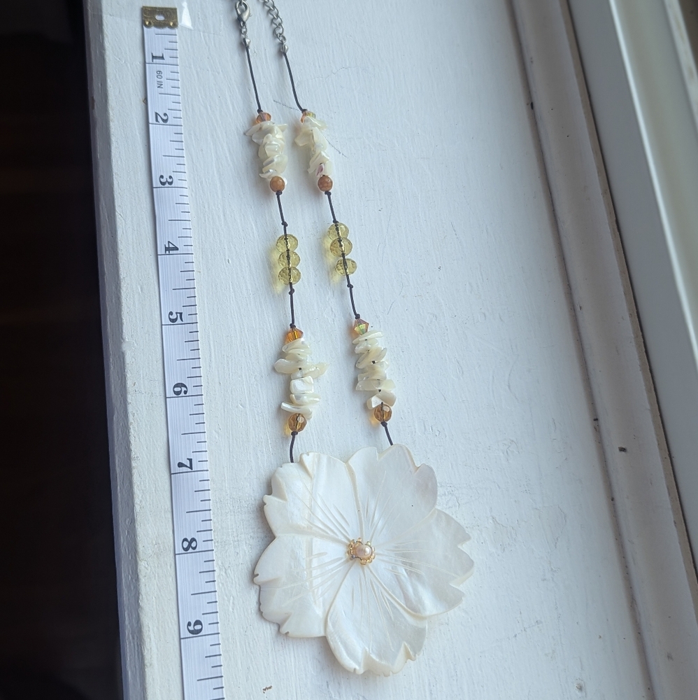 Shell necklace - Picture 2 of 3
